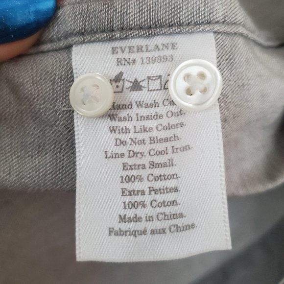 Everlane gray chambray sleeveless collared shirt - Picture 5 of 5